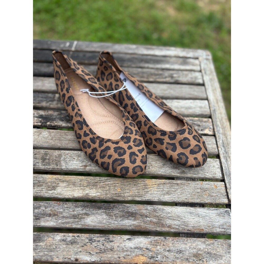 Old Navy Flats Cushioned insoles size 8.5 NWT